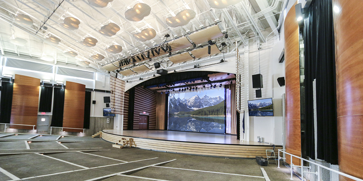 Riverwalk Center Ford AV