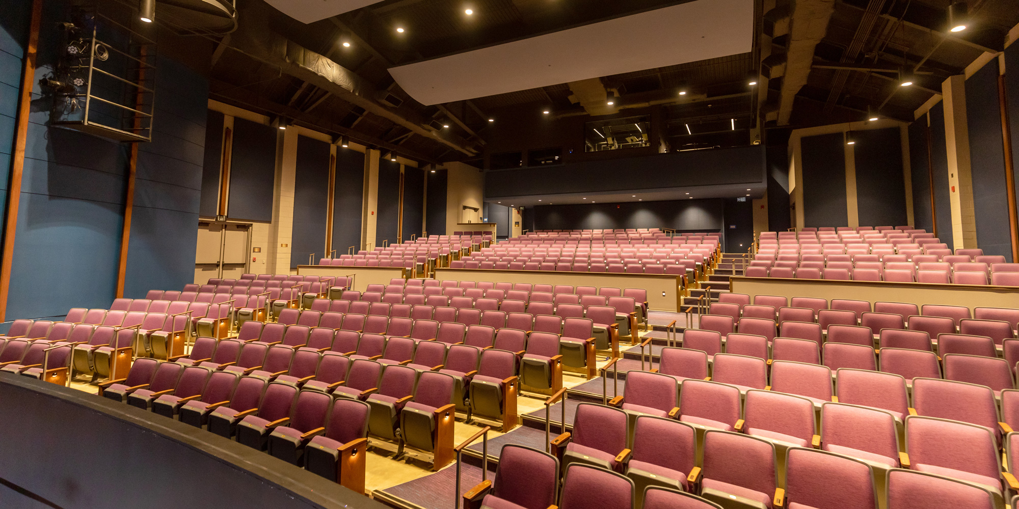 Diamond Head Theatre Ford AV