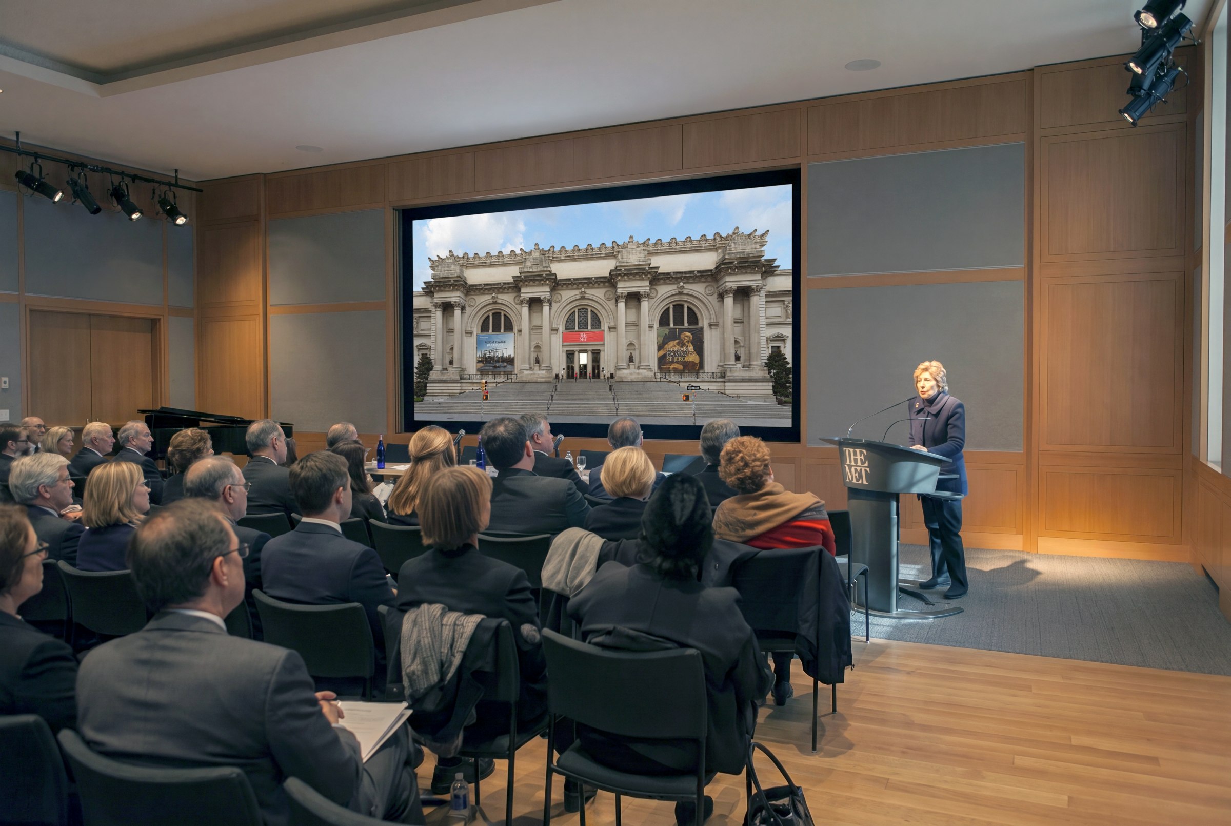 The MET 1 Technology Enables Engaging Presentation in The Met